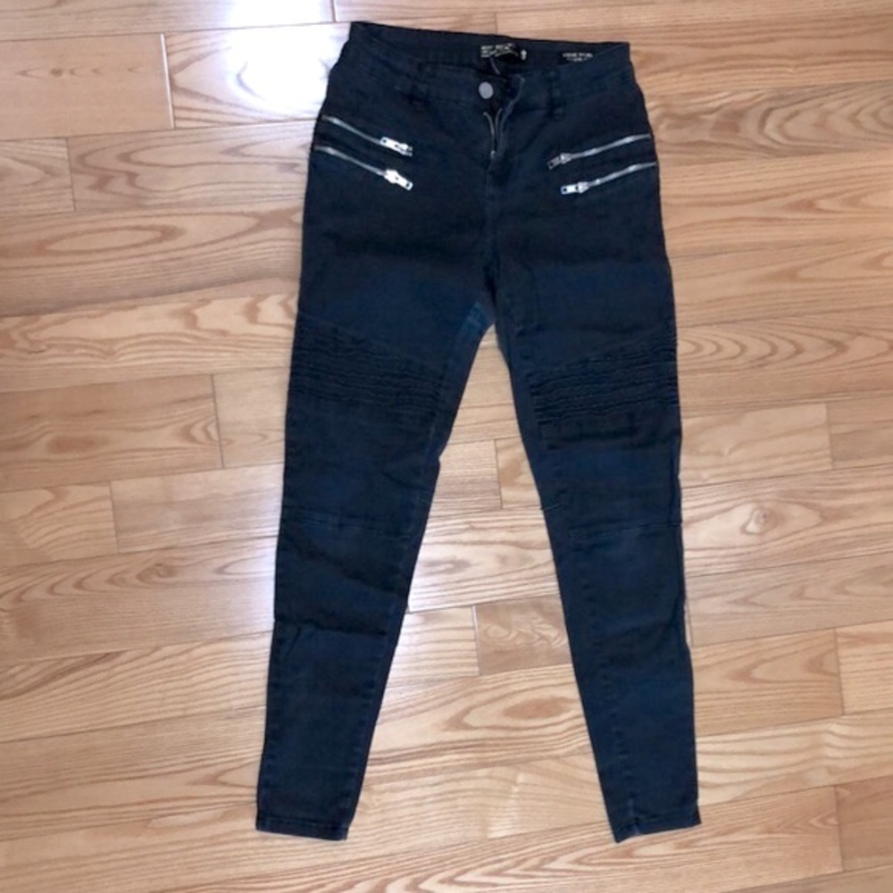 Black Skinny Jeans With Zippers